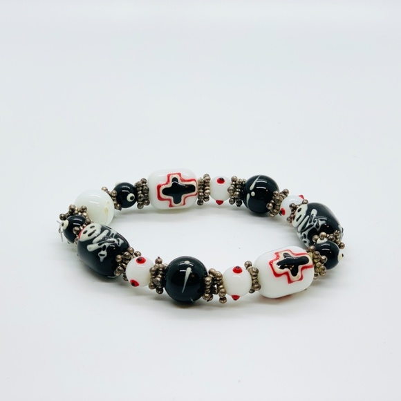Peruvian Glass Bead Skull Cross Bracelet - Picture 3 of 3
